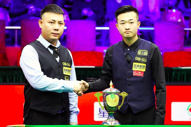 位年轻中场 位年轻中场